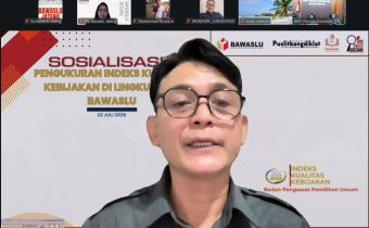 Ketua Bawaslu Provinsi Jawa Tengah Muhammad Amin membuka dan memberi arahan dalam Literasi Pojok Pengawasan Volume 19
