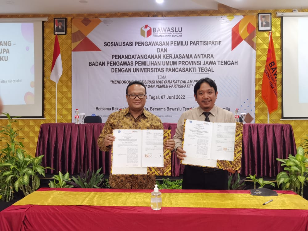 Bawaslu Jateng Gelar Sosialisasi Pengawasan Partisipatif dan Penandatanganan MoU di Tegal