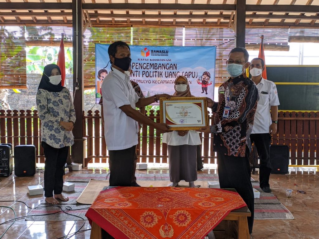 Deklarasi Anti Politik Uang : Jatimulyo Dipilih Bawaslu Jadi Desa Anti Politik Uang