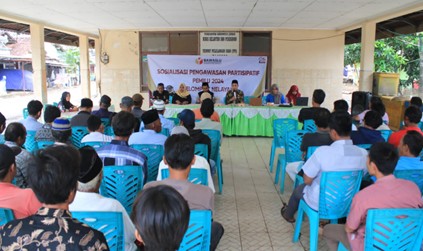 (Gambar: Sosialisasi Pengawasan Partisipatif dengan Kelompok Nelayan oleh Bawaslu Jepara).