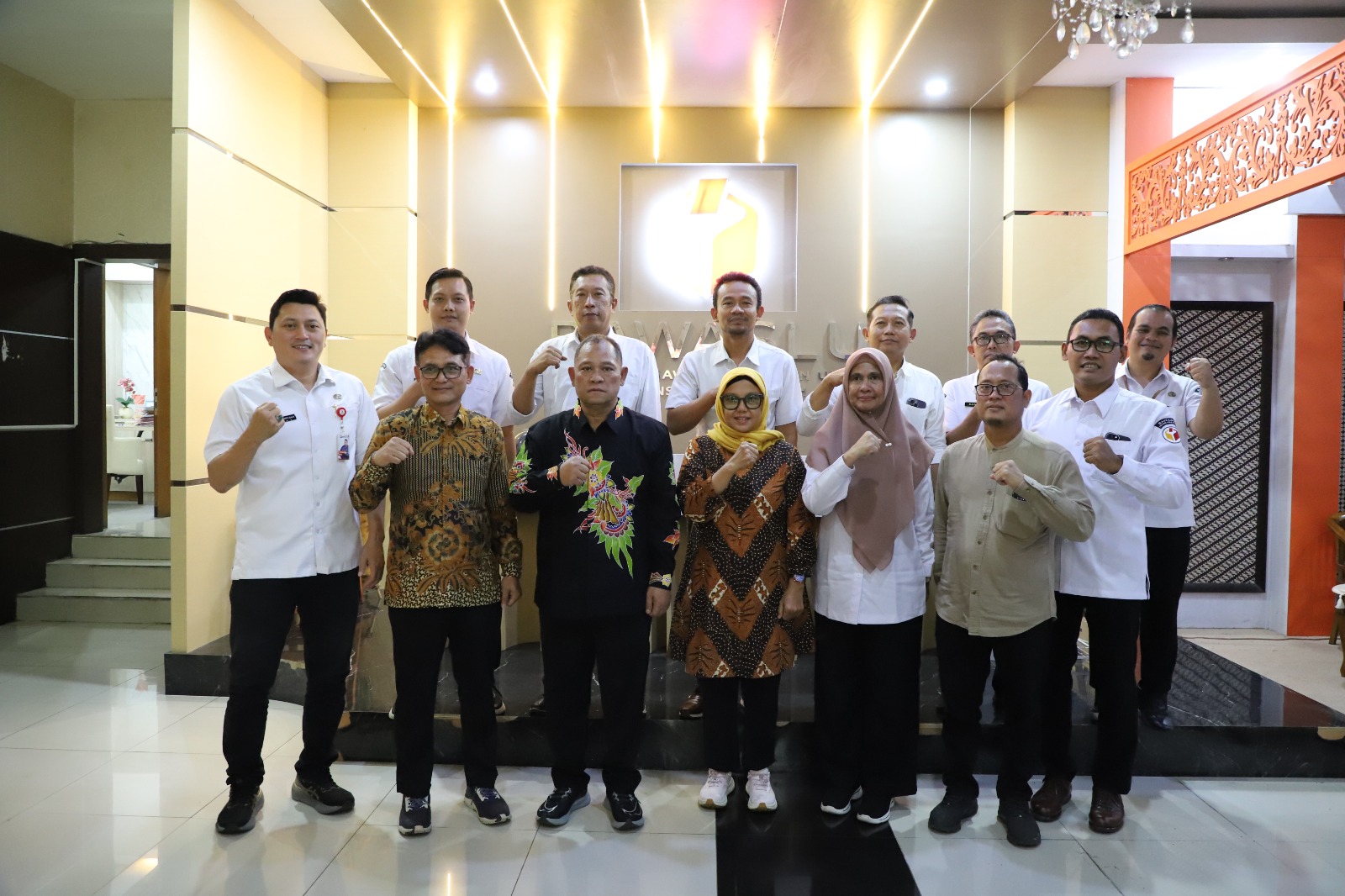 Semarang — Anggota Bawaslu RI, Totok Hariyono, menegaskan bahwa pada masa non-tahapan pemilu dan pilkada tidak ada ruang bagi Bawaslu untuk tidak melakukan aktivitas. Hal tersebut disampaikannya saat kunjungan kerja ke Bawaslu Provinsi Jawa Tengah, Rabu (14/01/2026).  Kunjungan kerja tersebut diterima secara resmi oleh Ketua dan Anggota Bawaslu Provinsi Jawa Tengah, Kepala Sekretariat, serta jajaran struktural. Dalam forum tersebut, Totok menginstruksikan kepada seluruh jajaran Bawaslu Kabupaten/Kota untuk 