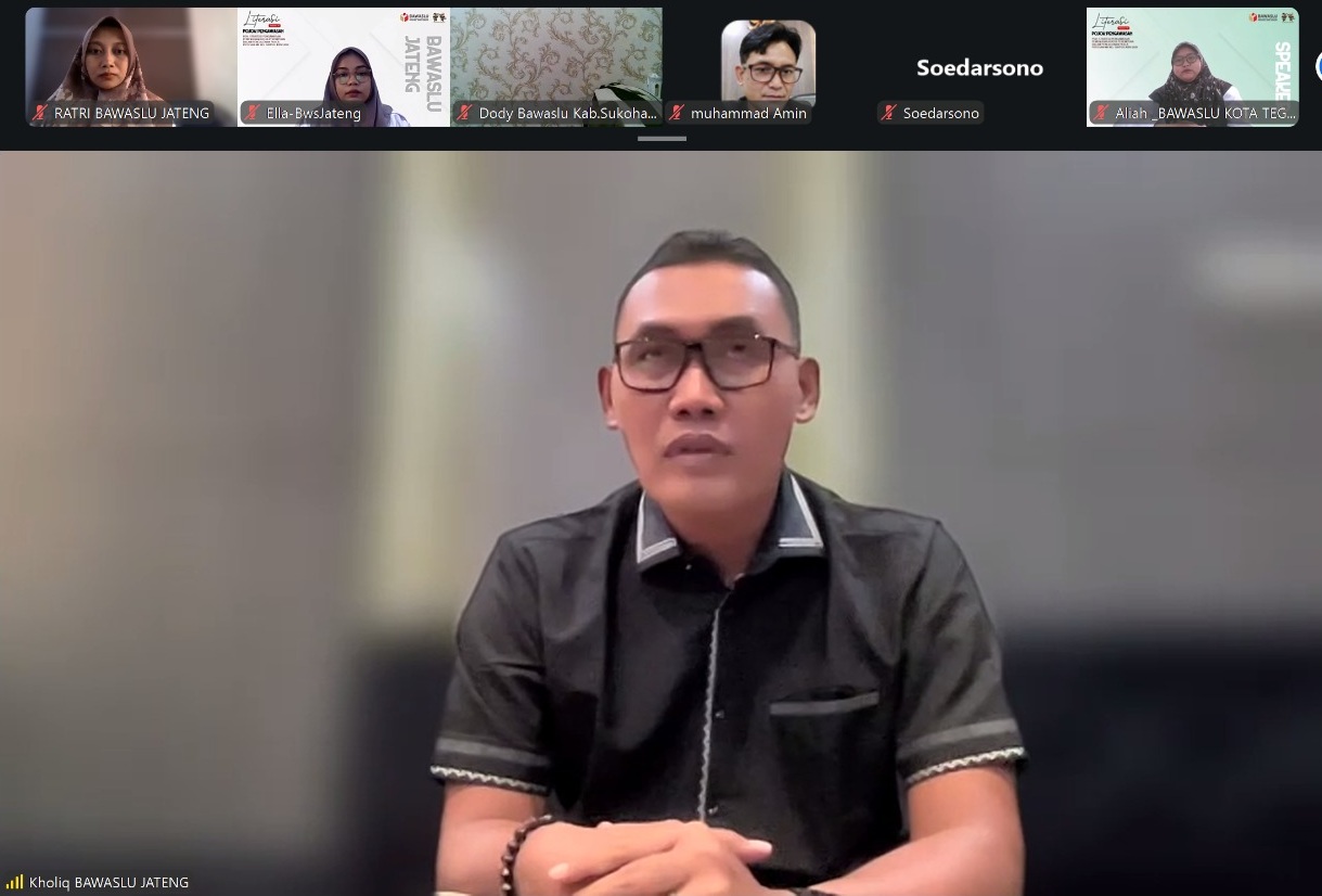 Koordinator Divisi Pencegahan dan Partisipasi Masyarakat Bawaslu Provinsi Jawa Tengah, Nur Kholiq memberi paparan dalam kegiatan Literasi Pojok Pengawasan Volume XVI bertajuk "POV: Strategi Pengawasan Pemenuhan Kuota Perempuan dalam Pencalonan Pasca Putusan Mahkamah Konstitusi Nomor 128/PUU-XXIV/2026" yang diselenggarakan secara daring