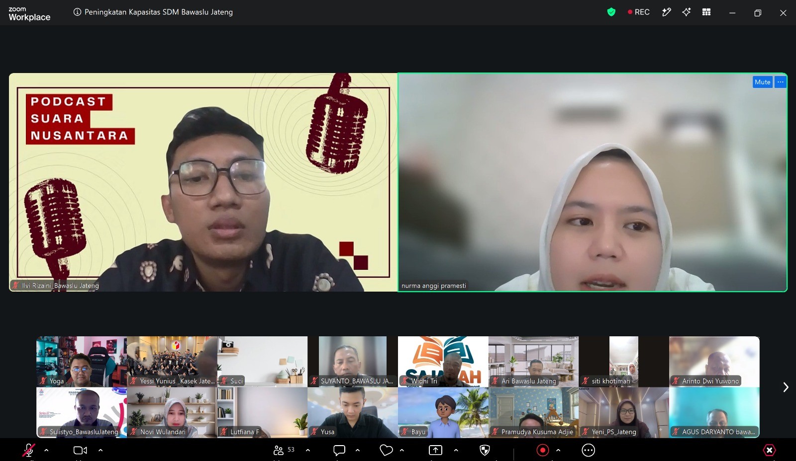 Staf Pengawasan, Ilvi Rizani menyampaikan materi dengan tema “Mengenal Konsep Pencegahan dalam Pengawasan Pemilu melalui Pengalaman Bawaslu Provinsi Jawa Tengah.” pada kegiatan SAJADAH (Selasa Jumat Diskusi Asik dan Hangat) Volume 2.