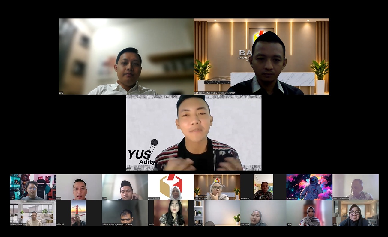 Kepala Bagian Hukum, Humas, Data dan Informasi Bawaslu Provinsi Jawa Tengah, Bayu Indra Permana dalam kegiatan SAJADAH (Selasa Jumat Diskusi Asik dan Hangat) Volume 2 yang digelar Bawaslu Provinsi Jawa Tengah bersama Yus Aditya sebagai narasumber dan Pipit Dian Prasetyo sebagai moderator.