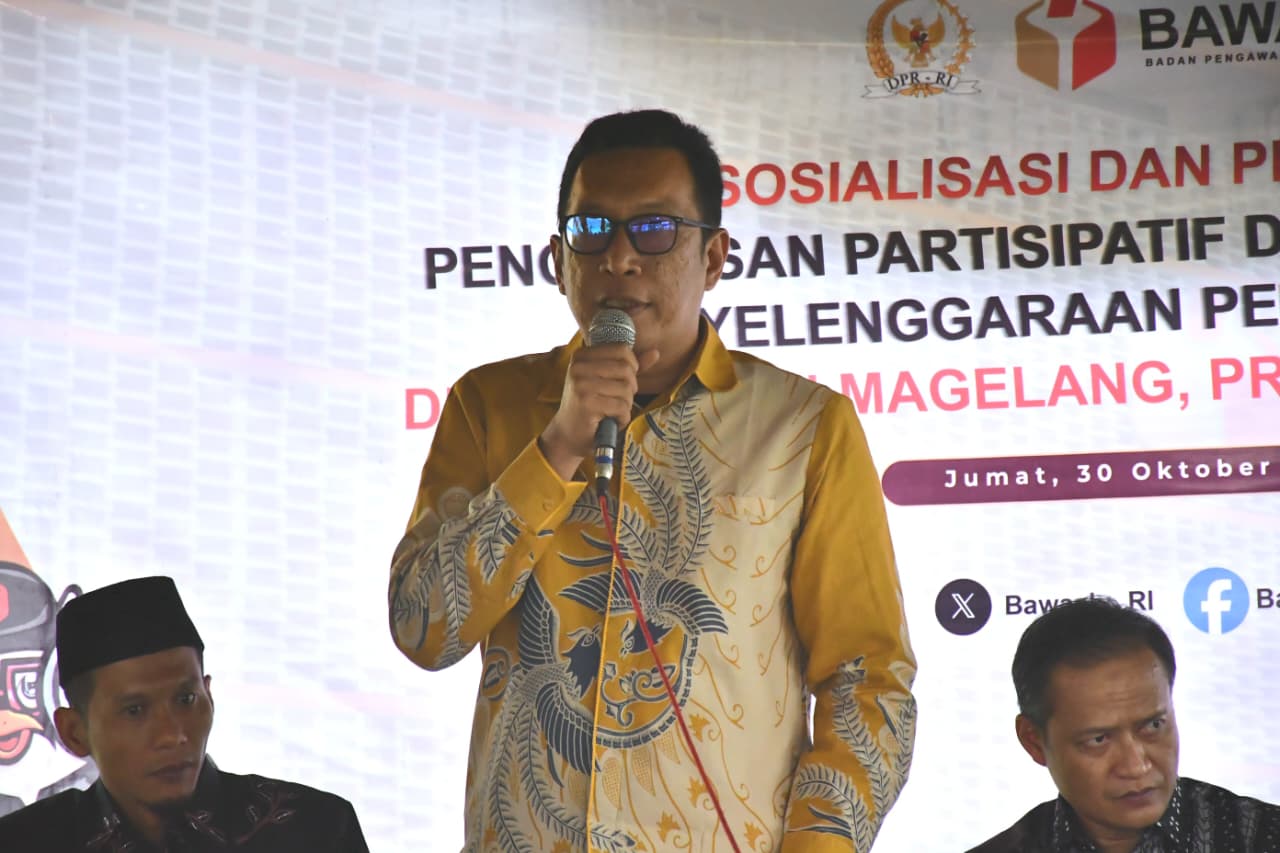 Anggota Bawaslu Provinsi Jawa Tengah, Achmad Husain, dalam kegiatan Sosialisasi dan Evaluasi Pengawasan Partisipatif di Kabupaten Magelang