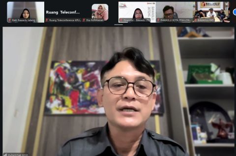 Ketua Bawaslu Jawa Tengah Membuka Forum Diskusi