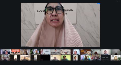 Kepala Sekretariat Bawaslu Provinsi Jawa Tengah, Yessi Yunius menyampaikan tentang pelaksanaan SKM dalam Rapat Koordinasi Implementasi Survei Kepuasan Masyarakat (SKM) Tahun 2026 bersama jajaran Bawaslu Kabupaten/Kota se-Jawa Tengah