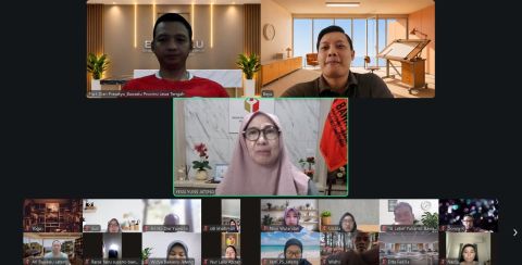 SAJADAH (Selasa Jumat, Diskusi Asik dan Hangat) Volume 6 digelar Bawaslu Provinsi Jawa Tengah secara daring diikuti Kepala Sekretariat Bawaslu Provinsi Jawa Tengah Yessi Yunius, Kepala Bagian Hukum, Humas dan Datin Bayu Indra Permana, serta jajaran ASN di lingkungan Bawaslu Provinsi Jawa Tengah