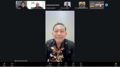 Anggota Bawaslu Provinsi Jawa Tengah Kordiv Humas Dan Datin Sosiawan, menjadi keynote speech dalam kegiatan Literasi Pojok Pengawasan Volume 22 dengan tema “Dialektika Jawa-Papua” dan subtema “Role Model Forum Warga dalam Bingkai Kearifan Lokal”