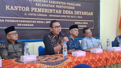 Koordinator Divisi Pencegahan dan Partisipasi Masyarakat Bawaslu Provinsi Jawa Tengah Nur Kholiq, memberi arahan dalam kunjungan studi tiru (benchmarking) Bawaslu Kabupaten Bogor di Desa Deyangan, Kecamatan Mertoyudan, Kabupaten Magelang