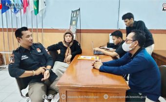 BAWASLU BUKA POSKO ADUAN MASYARAKAT TAHAPAN PENGAJUAN CALEG