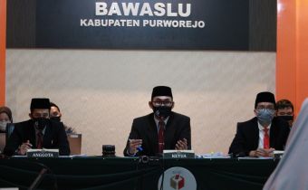 Sidang Penyelesaian Sengketa di Bawaslu Purworejo, Pemohon dan Termohon Hadirkan Saksi