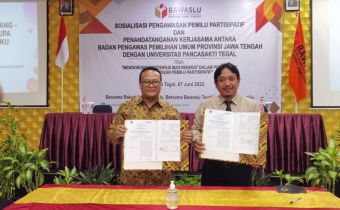 Bawaslu Jateng Gelar Sosialisasi Pengawasan Partisipatif dan Penandatanganan MoU di Tegal