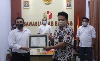 Pendidikan Politik dan Demokrasi Bagi Pemilih Pemula SMK N 1 Batang