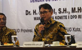 Ketua Bawaslu Provinsi Jawa Tengah memberi paparan dalam forum group discussion dengan DPD RI