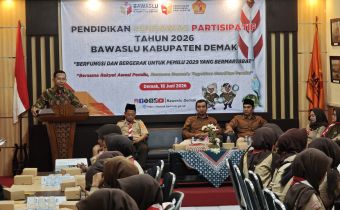 Koordinator Divisi Hubungan Masyarakat dan Data Informasi Bawaslu Provinsi Jawa Tengah Sosiawan, memberikan arahan sekaligus penguatan kepada peserta terkait pentingnya peran masyarakat dalam mengawal proses demokrasi