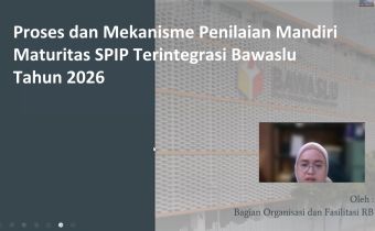 Winda Priastuti dari Biro Perencanaan dan Organisasi Bawaslu RI sedang mensosialisasi Sistem Pengendalian Intern Pemerintah (SPIP) dan manajemen risiko