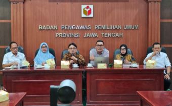 Badan Pengawas Pemilihan Umum (Bawaslu) Provinsi Jawa Tengah melakukan evaluasi pelaksanaan Pendidikan Pengawas Partisipatif (P2P) Tahun 2026 di Media Center Bawaslu Provinsi Jawa Tengah
