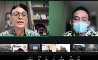 Ketua dan Anggota Bawaslu Provinsi Kordiv  SDMO serta Ketua dan Anggota Bawaslu Kabupaten/Kota se-Jawa Tengah beserta jajaran staf pengelola CERMAT mengikuti Rapat Koordinasi Penguatan Kelembagaan melalui Peningkatan Kapasitas Pengelolaan CERMAT (Cermin Monitoring dan Akuntabilitas Tugas) yang dilaksanakan secara daring melalui Zoom